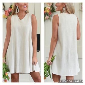 THML | White V-Neck Sleeveless Swing Dress M